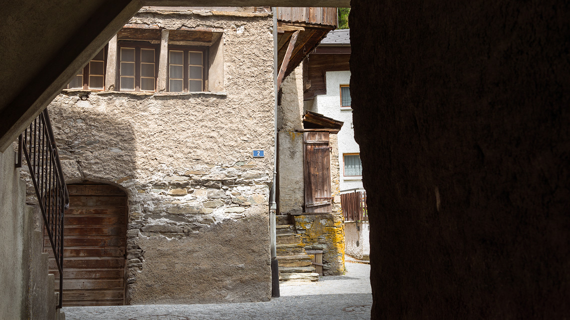 Bild einer Dorfgasse